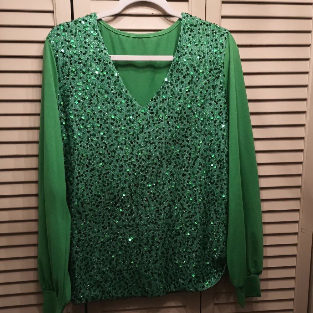 Long Sleeve Sparkly Glitter V Neck Top Size L.